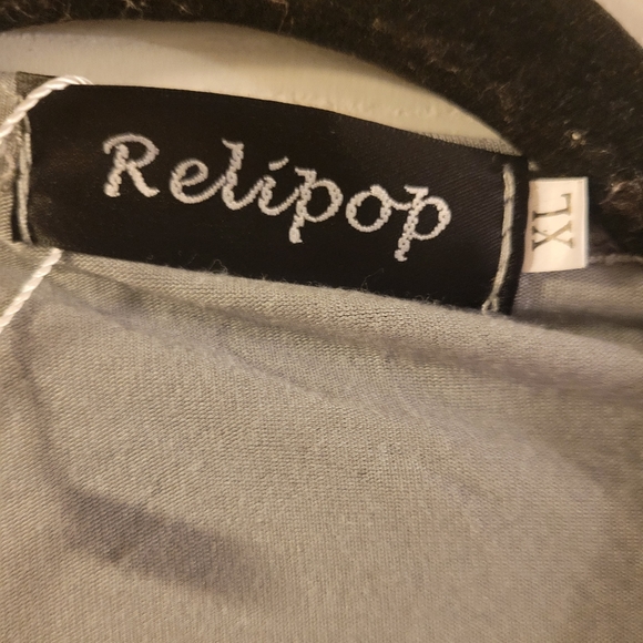 Long sleeve flowy throw over top grey with blue&pink geometric design XL NWT - Picture 4 of 7